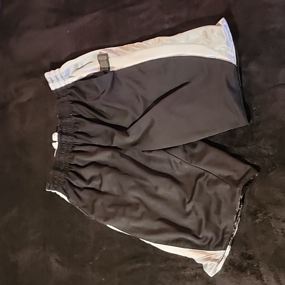 Men's Black / white shorts